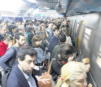 El asbesto se volvió un problema visible cuando fue detectado en vagones comprados por Macri al metro de Madrid. (Fuente: Leandro Teysseire) (Fuente: Leandro Teysseire) (Fuente: Leandro Teysseire)