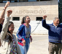 Páez festejó junto a su familia el fallo por el que se le reconoce el derecho a la tierra que trabaja.