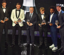 Modric, elegido mejor jugador del año, y los otros premiados en la gala a la que faltaron Messi y Cristiano.
