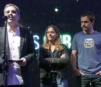 Peter Lanzani junto a los productores Matías Mosteirín y Leticia Cristi, en la ceremonia de anuncio. (Fuente: Bernardino Avila) (Fuente: Bernardino Avila) (Fuente: Bernardino Avila)