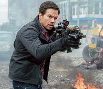 James Silva (Wahlberg), un agente desquiciado y agresivo al que sus compañeros definen como “bipolar”.