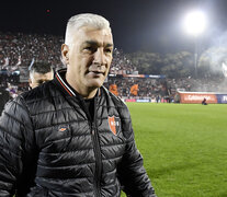 “Nos hacemos cargo de la situación en Newell’s”, dijo el técnico.