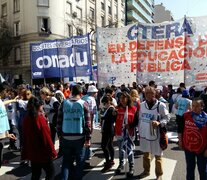 “Hay mucha bronca por la situación salarial y las condiciones de trabajo”, señalaron los dirigentes docentes. (Fuente:  Bernardino Ávila) (Fuente:  Bernardino Ávila) (Fuente:  Bernardino Ávila)