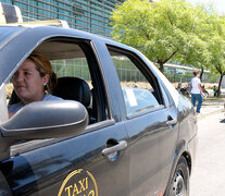 Hay unas 400 mujeres que conducen taxis en la ciudad. (Fuente: Andres Macera) (Fuente: Andres Macera) (Fuente: Andres Macera)