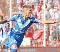 Domínguez grita su gol, el primero de Vélez, cuando se jugaban apenas doce minutos.