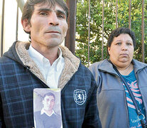 Los padres de Fabián Gorosito, asesinado en Mariano Acosta. (Fuente: Télam) (Fuente: Télam) (Fuente: Télam)