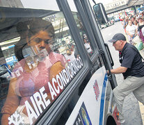 La tarifa de colectivo aumentará en el primer trimestre entre 38,5 y 42 por ciento dependiendo del servicio. (Fuente: Leandro Teysseire) (Fuente: Leandro Teysseire) (Fuente: Leandro Teysseire)