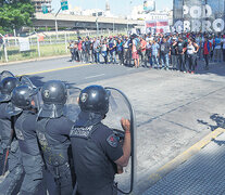 La semana pasada, la Policía de la Ciudad trató de impedir un acampe frente a Desarrollo Social. (Fuente: NA) (Fuente: NA) (Fuente: NA)