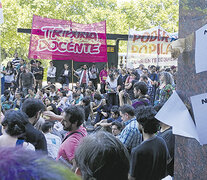 Los docentes de UTE y Ademys exigieron que Soledad Acuña dé marcha atrás con la resolución. (Fuente: Alejandro Leiva) (Fuente: Alejandro Leiva) (Fuente: Alejandro Leiva)