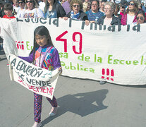 Los docentes del distrito reclaman justicia por las dos muertes y seguridad en las escuelas.