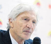 Pekerman dirigió a Burdisso en los seleccionados juveniles argentinos. (Fuente: EFE) (Fuente: EFE) (Fuente: EFE)