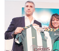 Crespo con la camiseta de Banfield.