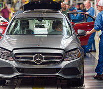 Los Mercedes-Benz como éste fabricados en Alabama vuelven a China con aranceles reducidos.