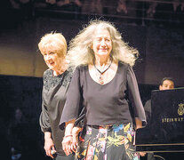 Martha Argerich dio un concierto extraordinario junto a Graciela Reca.