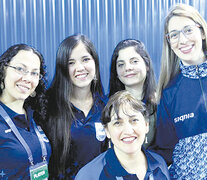 Marisa Zuriel, Ayelén Martínez, Claudia Amura, María Florencia Fernández y Carolina Luján.