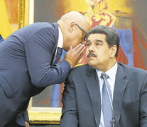 “Está en marcha un golpe de Estado, ordenado desde Washington, ordenado desde el ‘cartel’ de Lima”, dijo Maduro. (Fuente: EFE) (Fuente: EFE) (Fuente: EFE)