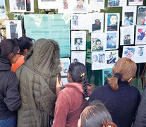 Varios familiares esperan poder identificar a las víctimas. (Fuente: AFP) (Fuente: AFP) (Fuente: AFP)