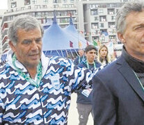 El secretario de Deportes, Diógenes de Urquiza Anchorena, junto a Mauricio Macri.