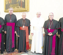 Francisco se reunió con los obispos chilenos en el Vaticano.