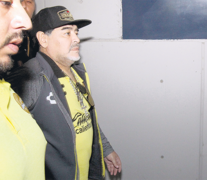 Diego Maradona se retiró pasadas las 19 horas de la clínica en la zona de Olivos. (Fuente: AFP) (Fuente: AFP) (Fuente: AFP)