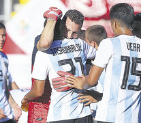 Los argentinos festejan la victoria y el pasaje al hexagonal final.