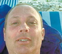 D’Alessio descansando en una playa en Tulum, México.