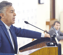 Ayer, Alfredo Cornejo durante la conferencia de prensa en la Casa de Gobierno provincial.