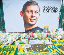 Un altar improvisado en el centro de entrenamiento en Francia. (Fuente: AFP) (Fuente: AFP) (Fuente: AFP)