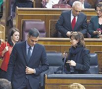 Sánchez se retira cabizbajo del Congreso después de ser derrotado en la votación del presupuesto. (Fuente: AFP) (Fuente: AFP) (Fuente: AFP)