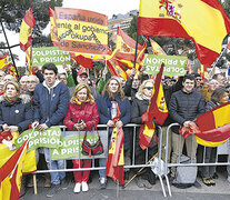 En la Plaza Colón, las consignas fueron cárcel para los independentistas catalanes y llamado a elecciones. (Fuente: AFP) (Fuente: AFP) (Fuente: AFP)