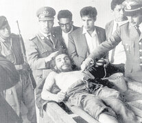 La foto del Che muerto en Bolivia que Traverso analiza en Melancolía de izquierda