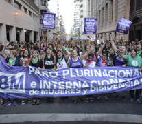 El frente de la marcha y decenas de cuadras marchando. (Fuente: Andres Macera) (Fuente: Andres Macera) (Fuente: Andres Macera)