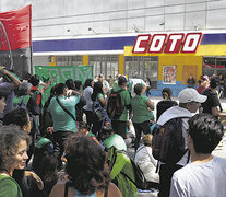 Hubo cinco acampes frente a grandes supermercados de la Ciudad de Buenos Aires. (Fuente: Joaquín Salguero) (Fuente: Joaquín Salguero) (Fuente: Joaquín Salguero)