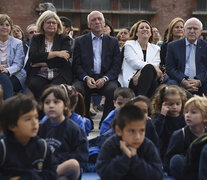 Funcionarios y el ex gobernador Bonfatti.