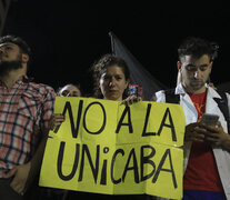 Tras la toma, los alumnos firmaron un acta que certificaba el buen estado del edificio.