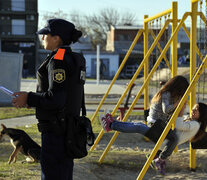 El proyecto también abarca la ñrotección en el ámbito doméstico de las mujeres policías.