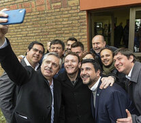 En Reconquista hubo tiempo para una foto con candidatos a diputados.