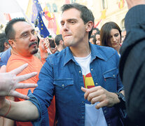 Rivera reunió a unas 1500 personas en la plaza Sant Jaume, en Barcelona.  (Fuente: AFP) (Fuente: AFP) (Fuente: AFP)