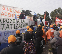 La concentración terminó frente al Monumento. (Fuente: Sebastián Granata) (Fuente: Sebastián Granata) (Fuente: Sebastián Granata)