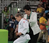 La Peque Pareto y su entrenadora, Laura Martinel, se preparan en la costa bonaerense.