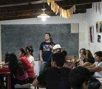 La escuela de gestión social permite a adultos terminar la secundaria.