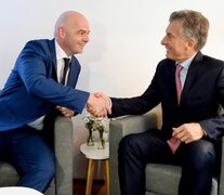 Los cartones de Macri e Infantino deberían ir a la Tribuna de la Derecha, la del turbocapitalismo. (Fuente: NA) (Fuente: NA) (Fuente: NA)