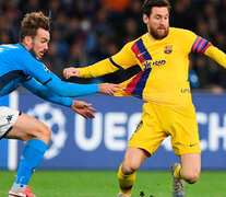 Messi se le escapa al español Fabián Ruiz en el San Paolo. (Fuente: AFP) (Fuente: AFP) (Fuente: AFP)