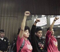 El film retrata los hechos protagonizados por alumnos en defensa de sus escuelas.