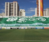 El partido se suspendió con los árbitros y los jugadores de San Pablo en el campo. (Fuente: Prensa Goiás) (Fuente: Prensa Goiás) (Fuente: Prensa Goiás)