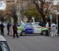 El perro &amp;quot;Yatel&amp;quot; reaccionó enloquecido al detectar el rastro de Facundo en este patrullero de la Policía Local bahiense, secuestrado en la causa. (Fuente: Télam) (Fuente: Télam) (Fuente: Télam)