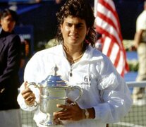 Gabriela Sabatini con el trofeo más importante de su carrera.  (Fuente: Télam) (Fuente: Télam) (Fuente: Télam)