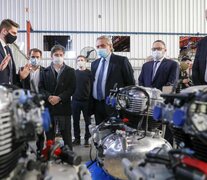 Alberto Fernández participó del lanzamiento de la línea argentina de producción de motocicletas de la empresa internacional Royal Enfield en la planta de rodados del Grupo SIMPA.  (Fuente: NA) (Fuente: NA) (Fuente: NA)