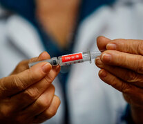 Cinco de las nueve vacunas que han alcanzado la tercera fase de pruebas clínicas a nivel mundial son desarrolladas por China. (Fuente: EFE) (Fuente: EFE) (Fuente: EFE)