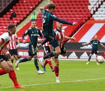 Cabezazo de Patrick Bamford, para el 1-0 del Leeds a dos minutos del final.  (Fuente: AFP) (Fuente: AFP) (Fuente: AFP)